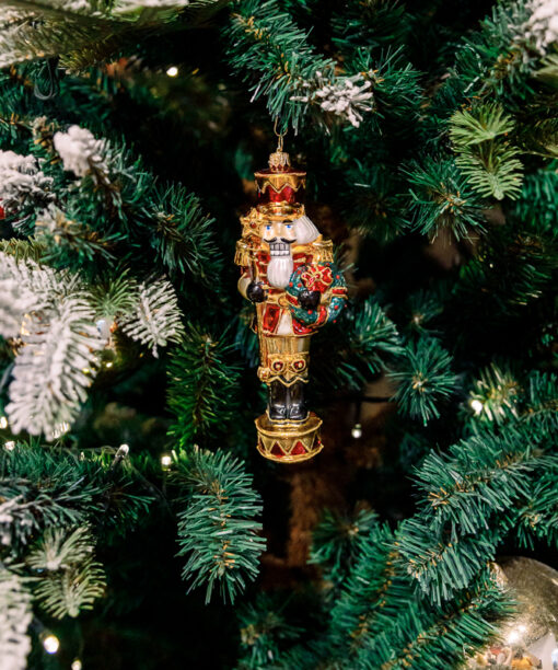 Nutcracker with walking stick  1k0a6063