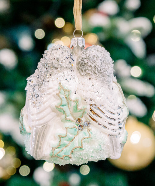 Titmouse in the nest 1k0a6103