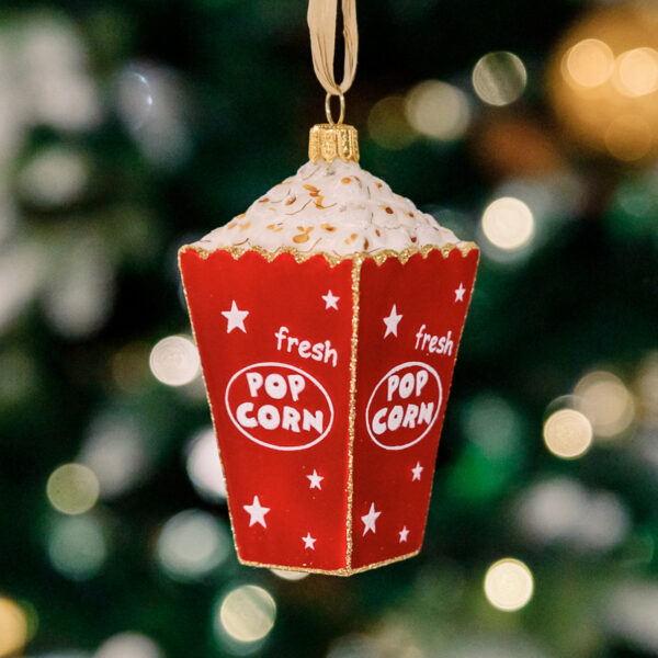 Popcorn in a red container 1k0a6194