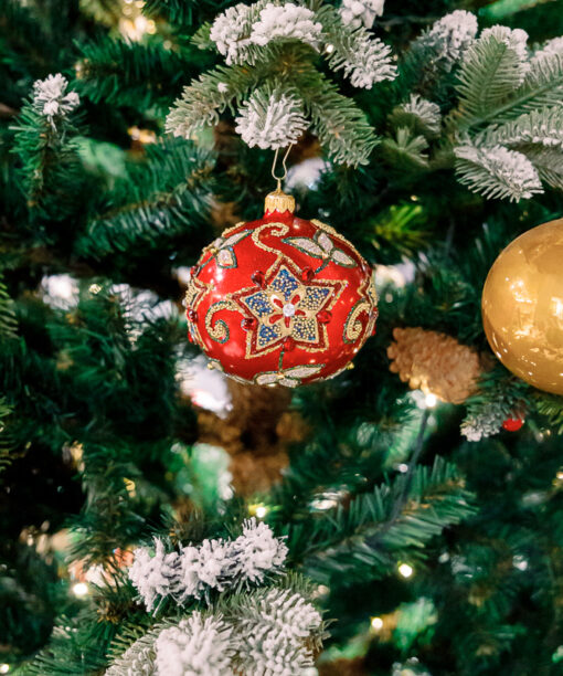 A star on red  1k0a6285