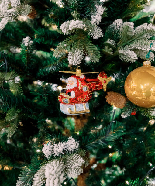 Santa Claus in a helicopter 1k0a6307