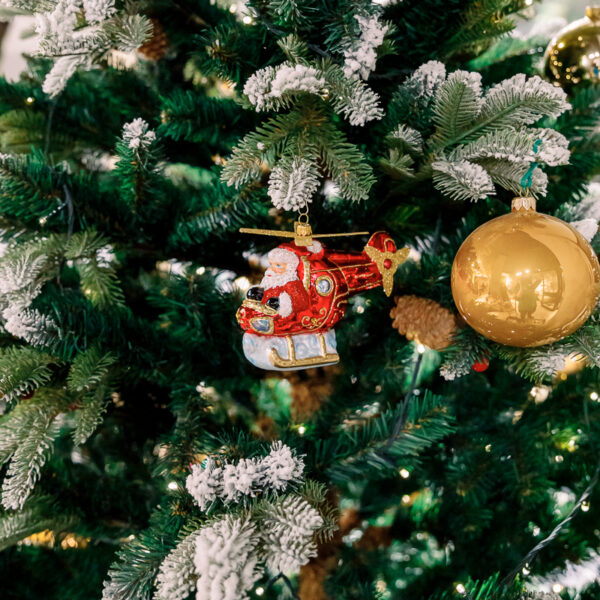 Santa Claus in a helicopter 1k0a6307