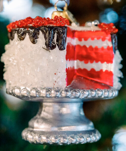 Raspberry cloud cake 1k0a6591