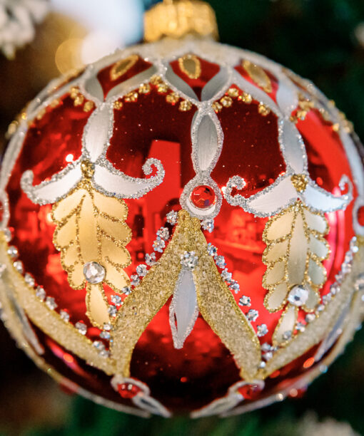 Gold - silver plates on red  1k0a6609