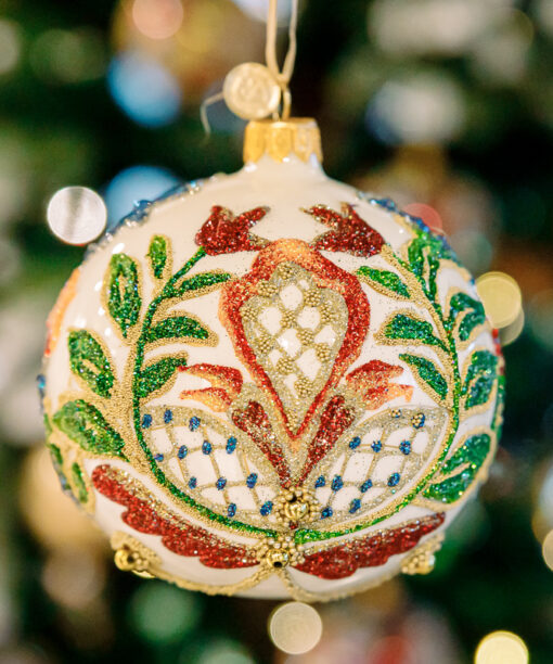 Ornate embroidery - iridescent cream 1k0a6850