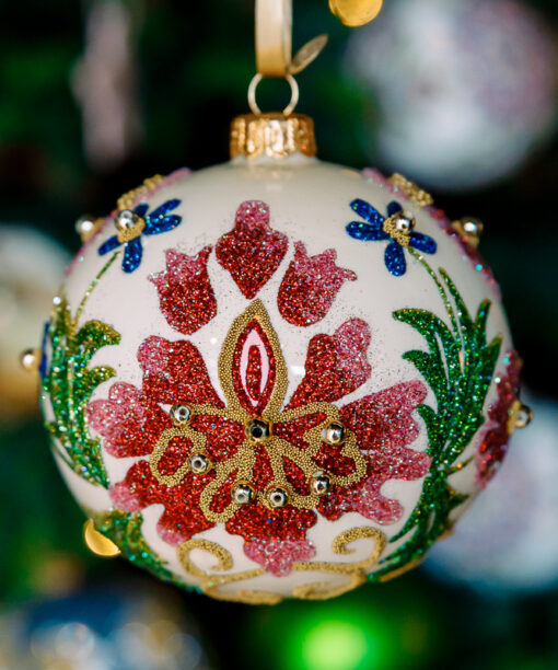 Embroidery from Sarmatian's Belt - iridescent cream 1k0a7398