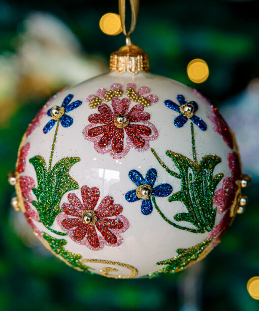 Embroidery from Sarmatian's Belt - iridescent cream 1k0a7399