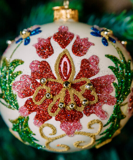 Embroidery from Sarmatian's Belt - iridescent cream  1k0a7458