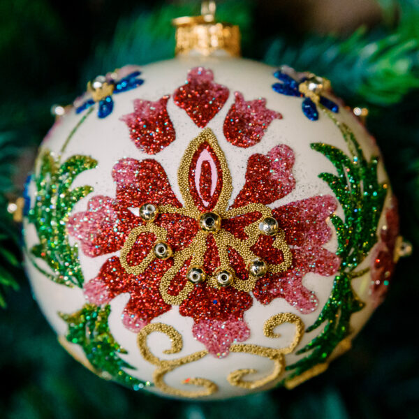 Embroidery from Sarmatian's Belt - iridescent cream 1k0a7458
