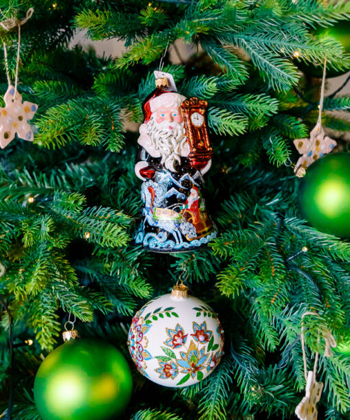 Santa with watch  1k0a7534