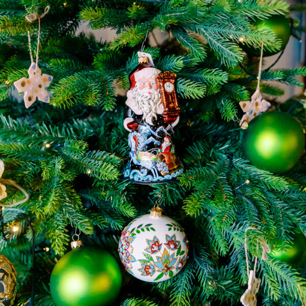 Santa with watch 1k0a7534