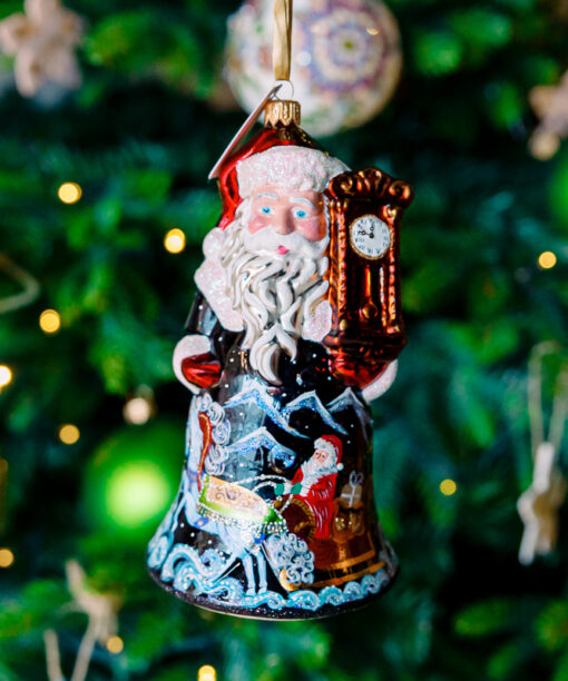 Santa with watch 1k0a7554