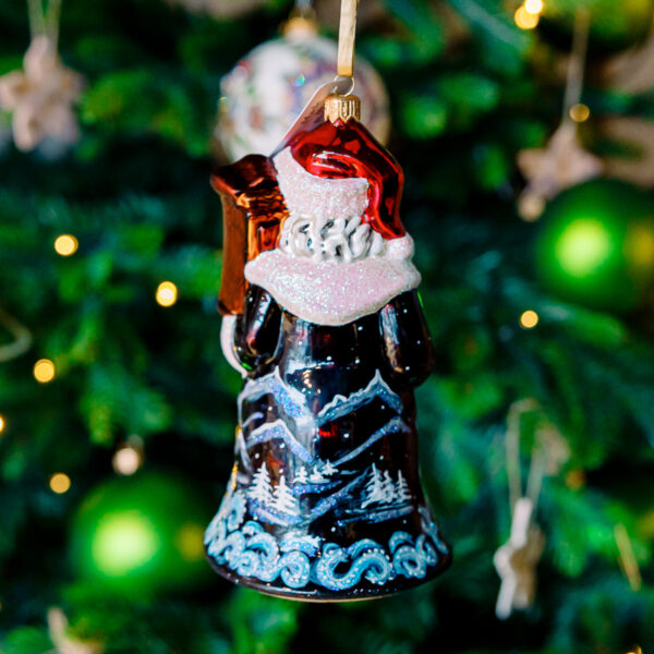 Santa with watch 1k0a7555
