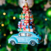 Toy car with gifts  1k0a7561