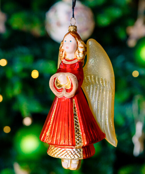 Angel with golden wings 1k0a7565