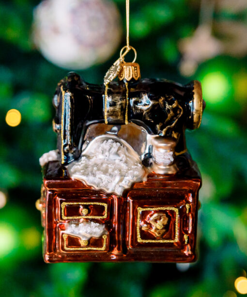 Sewing machine  1k0a7576