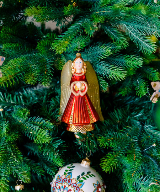 Angel with golden wings  1k0a7577