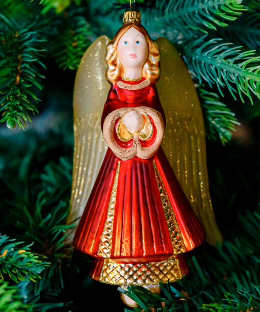 Angel with golden wings  1k0a7578