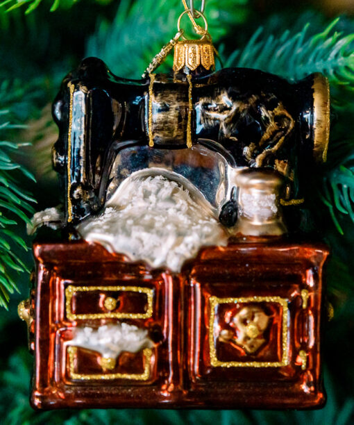 Sewing machine  1k0a7580