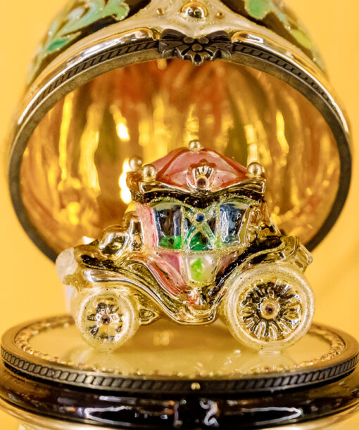 Open egg - Spring carriage  1k0a7595