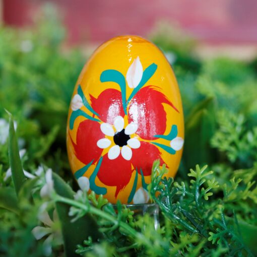 Wooden Easter egg - Blue and red flower on orange Mg 2371 scaled