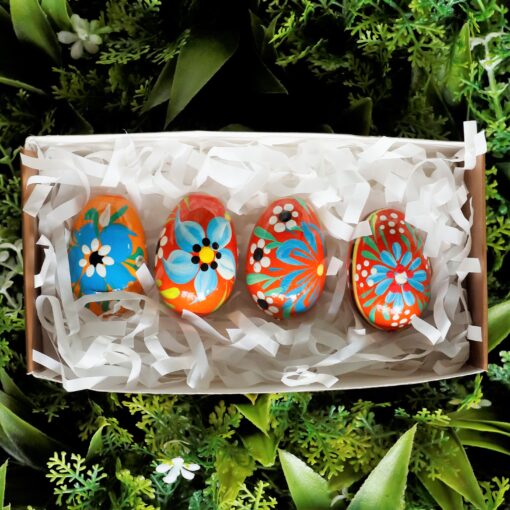 Set of medium wooden Easter eggs - Flowers on an orange Mg 2393 scaled