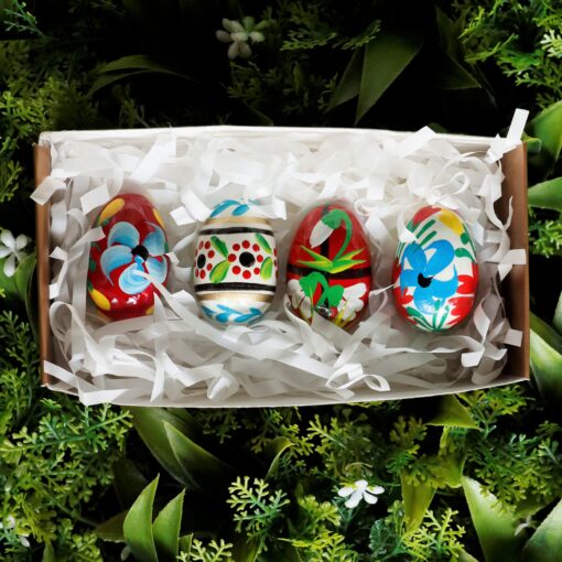 Set of medium wooden Easter eggs - White and red Easter eggs (Kopia) Mg 2400 scaled