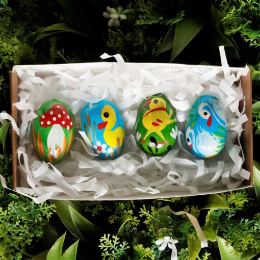 A set of medium wooden Easter eggs - Animals and toadstools Mg 2416 scaled